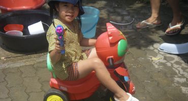 Songkran in Thailand, da bleibt niemand trocken