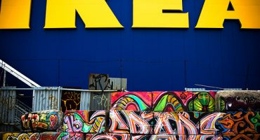 Alles IKEA oder was? – Vom Billy-Regal zur Hotelkette