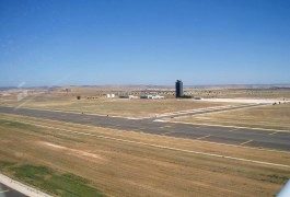 Almodóvar landet für seinen nächsten Film auf dem Flughafen Ciudad Real