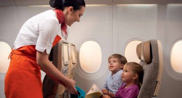 Etihad holt fliegende Kindermädchen an Bord