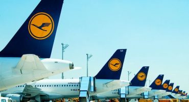 Die Lufthansa mit Gebühr für Sitzplätze am Notausgang