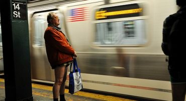 No Pants Subway Ride: Ohne Hose mit der U-Bahn