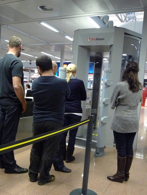 airport-hamburg-scanner