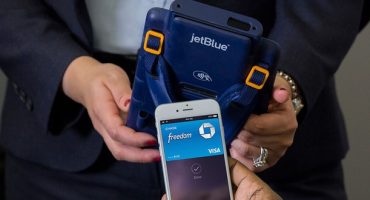 Mit Apple Pay auf Flügen bezahlen
