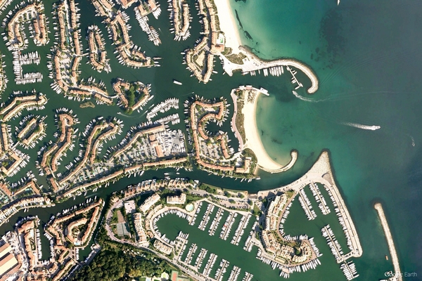 google-earth-view-grimaud-frankreich