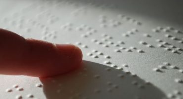 Abu Dhabi veröffentlicht Reiseführer in Brailleschrift