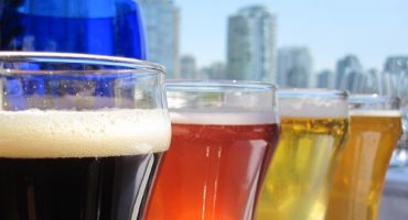 Bei diesem Job werden Sie fürs Reisen und Biertrinken bezahlt