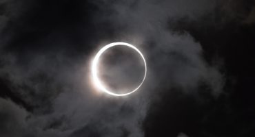 Airline verschiebt Flug für die perfekte Sicht auf die Sonnenfinsternis
