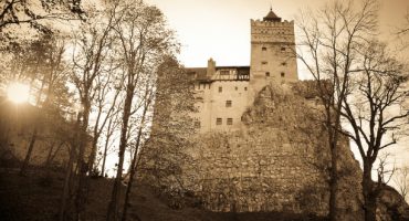 Halloween: Gewinnen Sie eine Übernachtung in Draculas Schloss