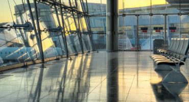 Mann spendet seine Flugmeilen, um armen Familien einen Urlaub zu schenken