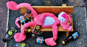 Kommt bald das Alkoholverbot in Ferienfliegern?
