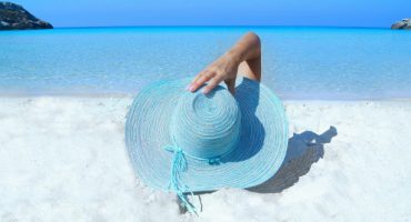 Vier geniale Ideen, um Wertsachen am Strand sicher zu verwahren